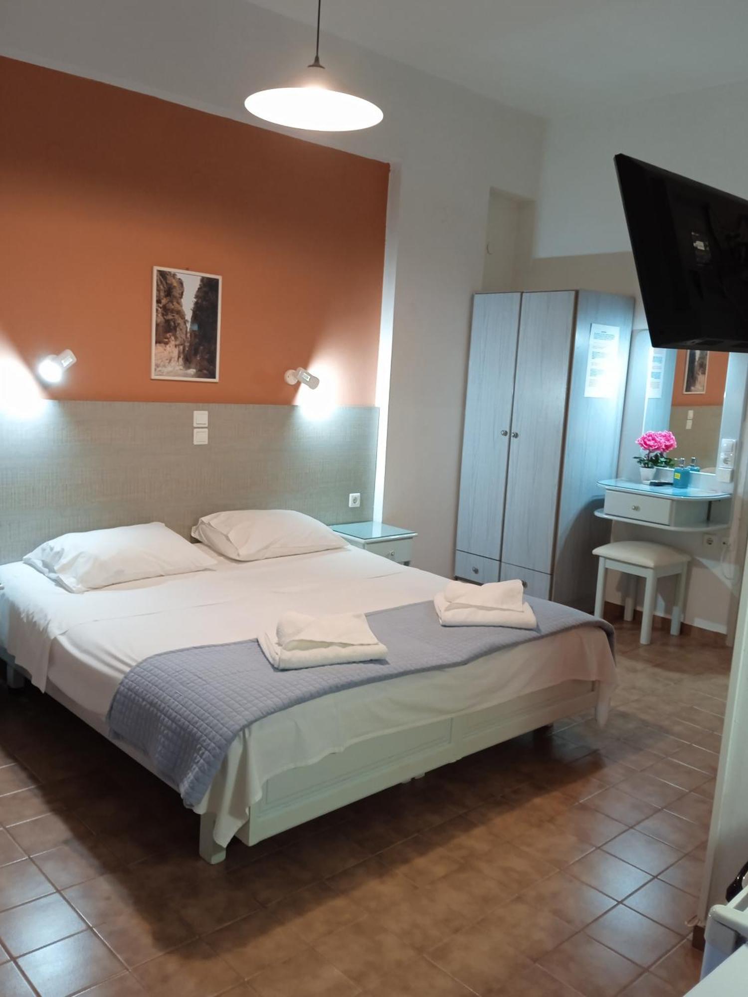 Ilona Apartments Chania Kato Daratso Rum bild