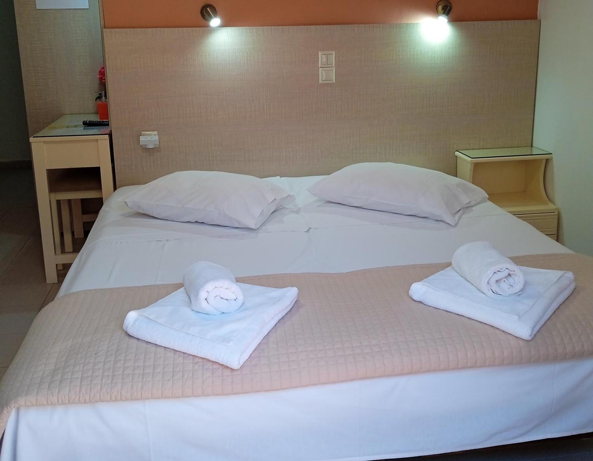 Ilona Apartments Chania Kato Daratso Rum bild