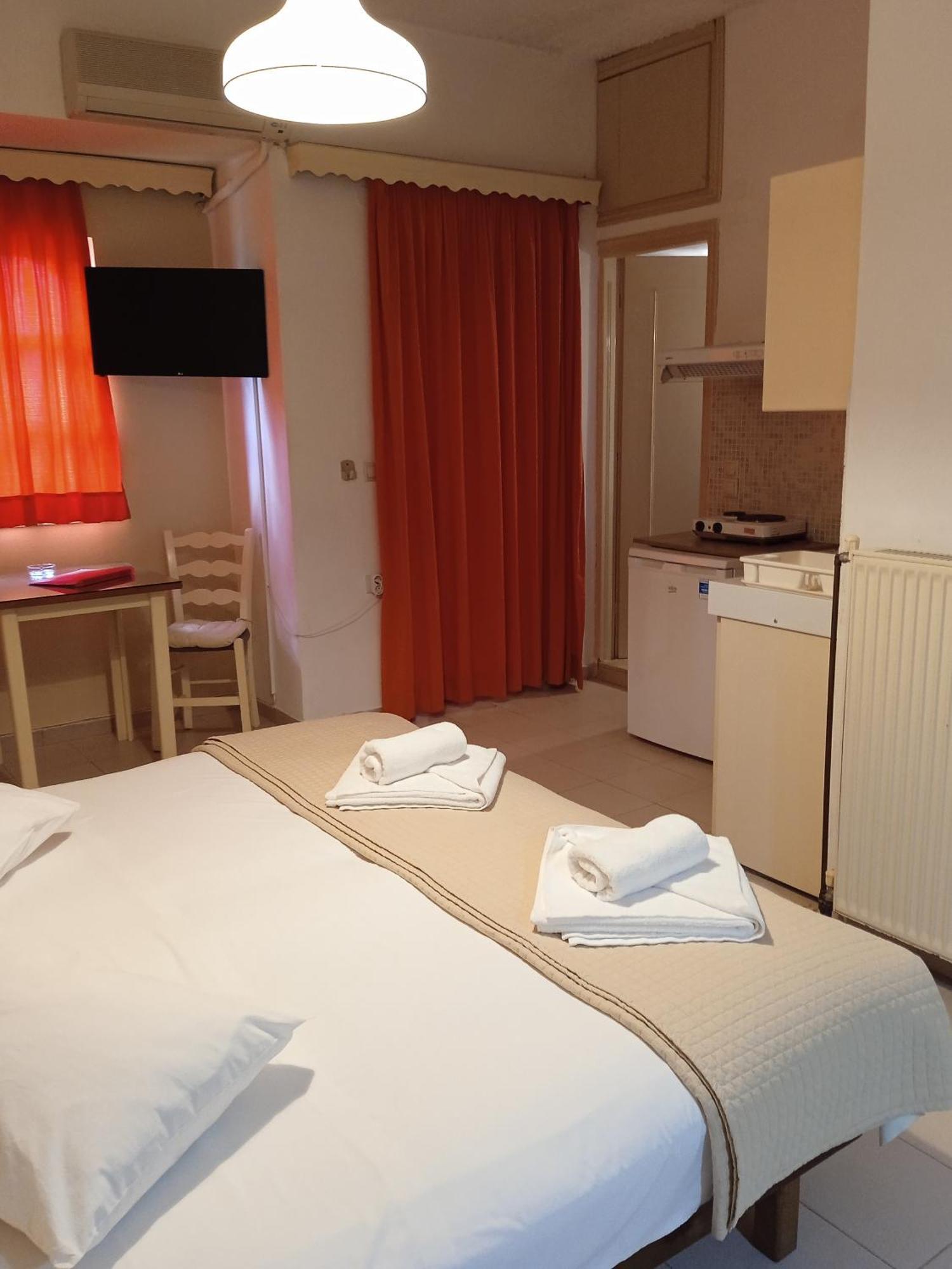 Ilona Apartments Chania Kato Daratso Rum bild